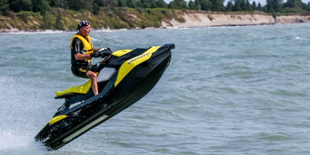 How many hours does a jet ski engine last
