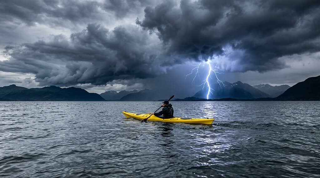 lightning striking kayak risk